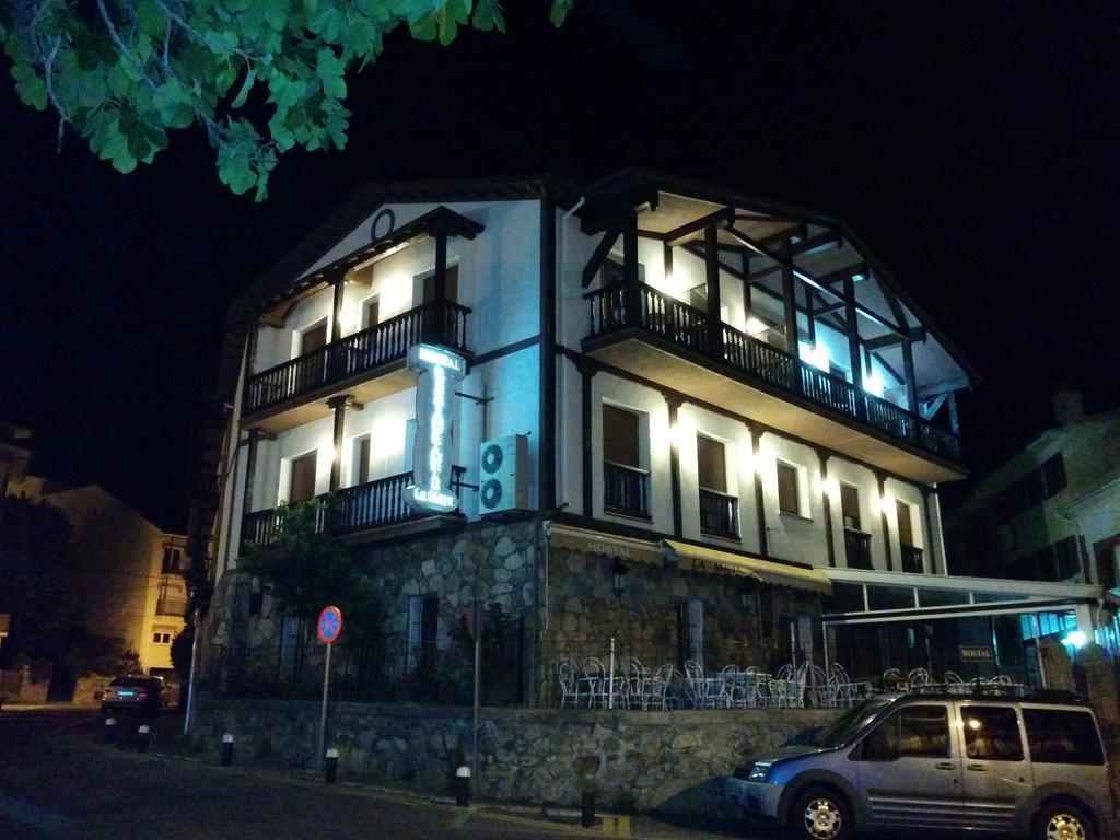 Hostal La Maya เซร์เซดียา ภายนอก รูปภาพ