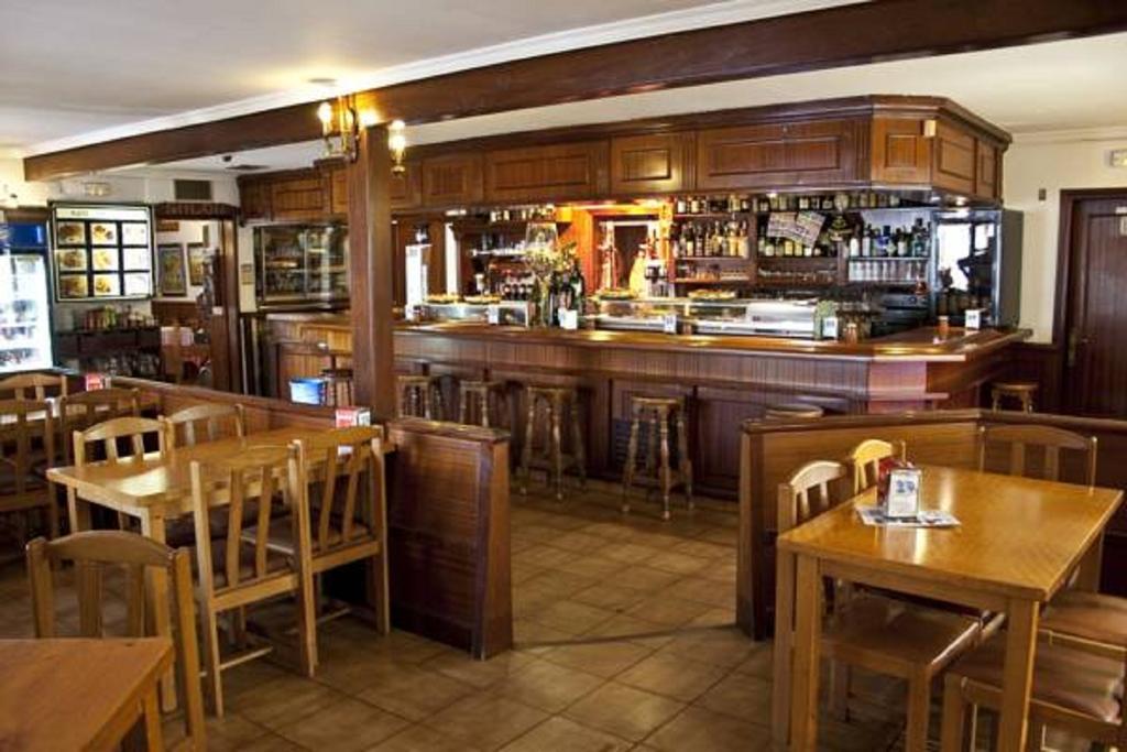 Hostal La Maya เซร์เซดียา ภายนอก รูปภาพ
