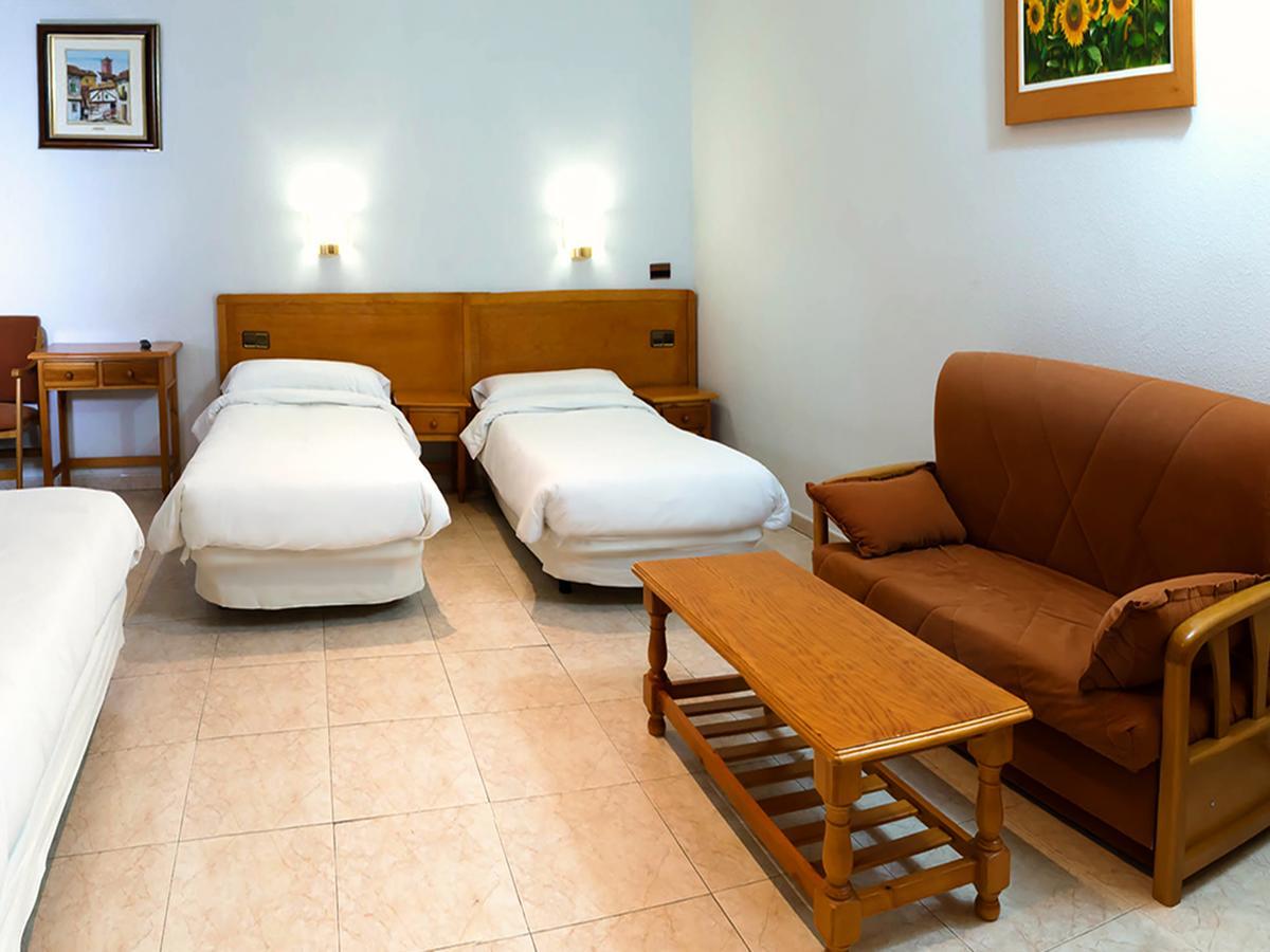 Hostal La Maya เซร์เซดียา ภายนอก รูปภาพ
